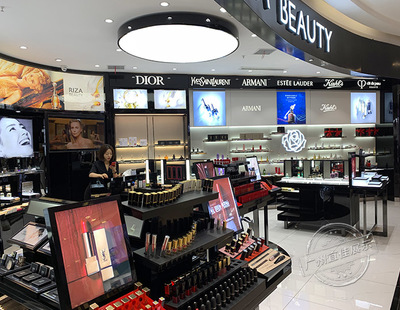 深圳化妝品展示柜采購與化妝品批發全攻略