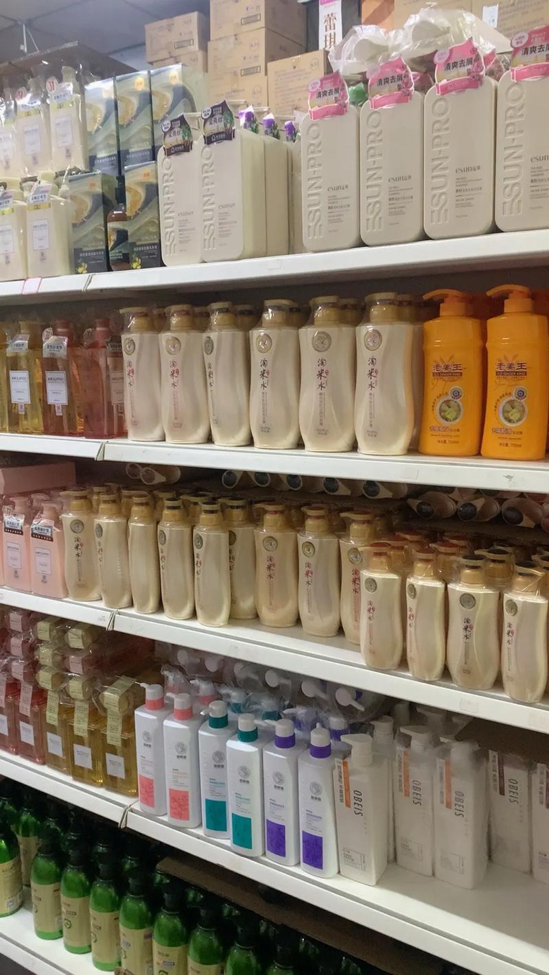 曉航化妝品批發 誠信經營，質量第一，歡迎新老客戶光臨